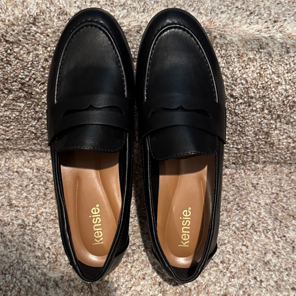 Women’s Kenzie Classic black penny loafers. New without tags.